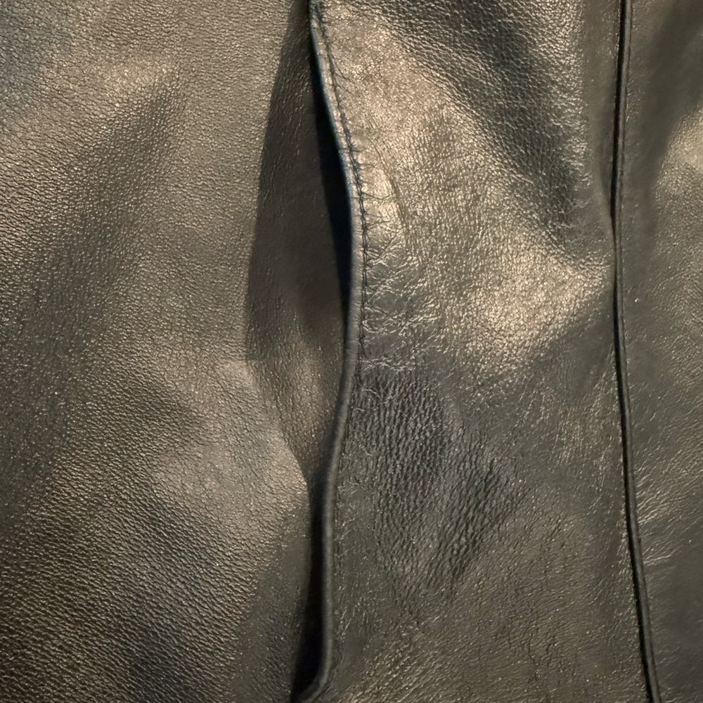*PRE-OWNED/GOOD CONDITION* East 5th Women's Size 2X Black Leather Jacket - Picture 4 of 7